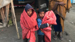 Distribution of the blankets from Maloja in Dharamsala