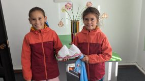 Tina und Lukas in Orlovka, Kirgistan