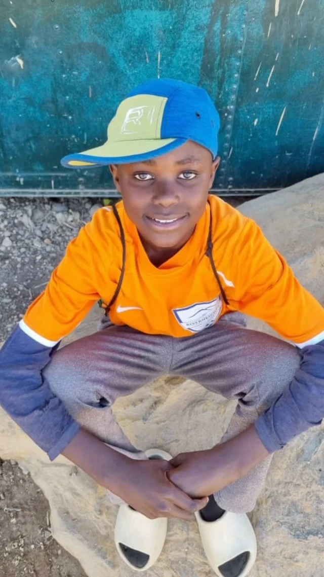 This June, we visit Riverheights in Namibia once again. The football initiative offers boys and girls from the Katutura township not only the opportunity to train in football across almost all age groups, participate in league matches, and experience a real sense of community, but also provides tutoring support for schoolwork. Additionally, the new community room serves as a meeting point for watching movies and has a library. Currently, Riverheights is expanding their kitchen to serve more children with regular meals. We have clothing packed for the coaches and the girls‘ teams, as well as football gear. Thanks to @ortovox , @tatonkacom and @trikotfuerdiewelt für die Welt for supporting this amazing project. A new aid shipment is already prepared: footballs, goal nets, and jerseys.
.
moving mountains for children in need! Wherever you do your sports or travel, you can move a mountain for children. And bring them what makes their daily life easier and safer. On your journey.
.
#kenial #werwennnichtwir #alpes #alpin #namibia #charity #climber #climbing #discover #explore #hiking #klettern #mountain #movingmountains #football #skiuphill #mountaineer #ngo #travel #wanderlust #boulder #sportsclimbing #helpforchildren 
#verticalpassion #mountainlove #gipfelglück #outdooradventures #mountainphotos 
#climbing_pictures_of_instagram