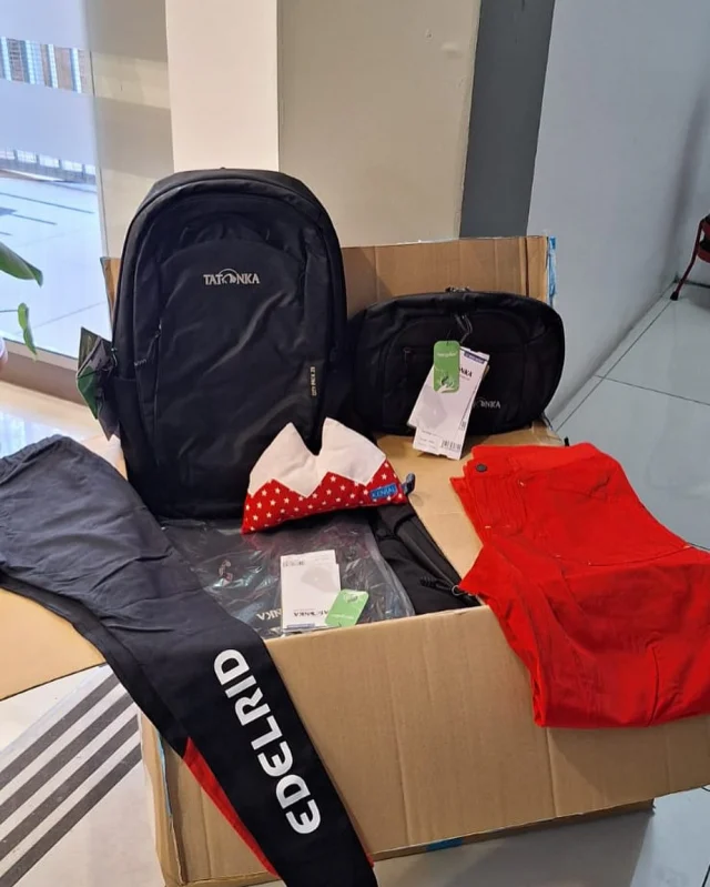 This is a big deal!!
It took over a year to finally get customs clearance for an amazing shipment to Chile. The supplies are going to children and young people with disabilities in Puerto Montt. We’re working with incredibly dedicated people on the ground – and this is just the beginning. Thx @tatonkacom and @climbing_team_germany with the @deutscheralpenverein for supporting us.

If you’re traveling to Chile – or to any other country – you can help local kids in a simple, personal, and direct way. Get in touch and deliver the things they really need.

In Nepal, Chile, Colombia, Kenya…

moving mountains for children in need! Wherever you do your sports or travel, you can move a mountain for children. And bring them what makes their daily life easier and safer. On your journey.
.
#kenial #werwennnichtwir #alpes #alpin #bergsteigen #charity #climber #climbing #discover #explore #hiking #klettern #mountain #movingmountains #skitouring #skiuphill #mountaineer #ngo #travel #wanderlust #boulder #sportsclimbing #helpforchildren 
#verticalpassion #mountainlove #gipfelglück #outdooradventures #mountainphotos 
#climbing_pictures_of_instagram