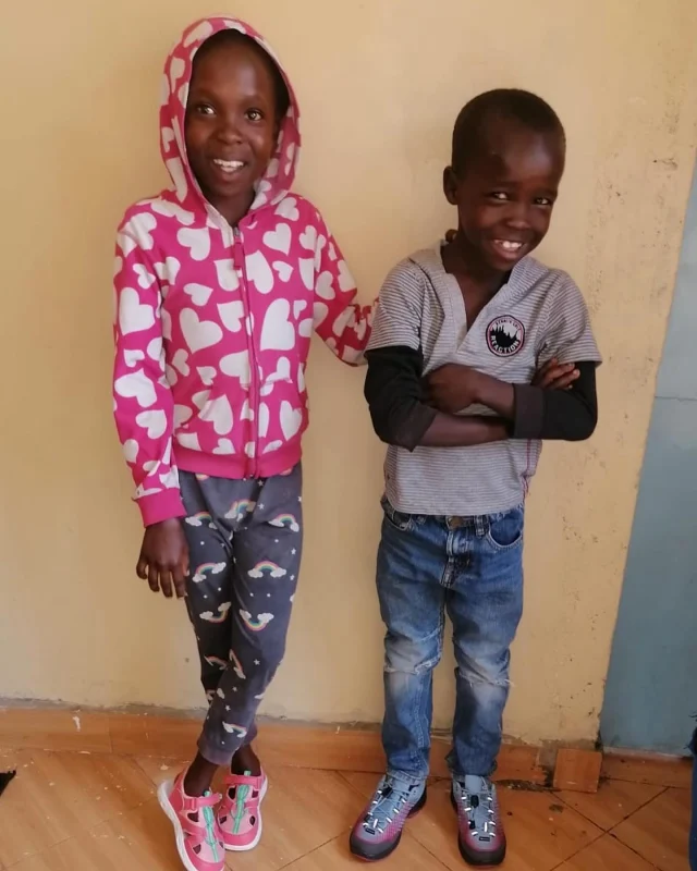 We support Utunzi kwa Watoto in Kenya, which cares for around 100 orphans and half-orphans. The children usually attend boarding schools and spend their holidays with relatives or carefully selected families.
Thank you, @benamugwe , for the lovely pictures, and thanks to @lowa.outdoor, @ortovox and @columbia_eu for supporting this project

moving mountains for children in need! Wherever you do your sports or travel, you can move a mountain for children. And bring them what makes their daily life easier and safer. On your journey.
.
#kenial #werwennnichtwir #alpes #alpin #bergsteigen #charity #climber #climbing #discover #explore #hiking #klettern #mountain #movingmountains #skitouring #skiuphill #mountaineer #ngo #travel #wanderlust #boulder #sportsclimbing #helpforchildren 
#verticalpassion #mountainlove #gipfelglück #outdooradventures #mountainphotos 
#climbing_pictures_of_instagram
