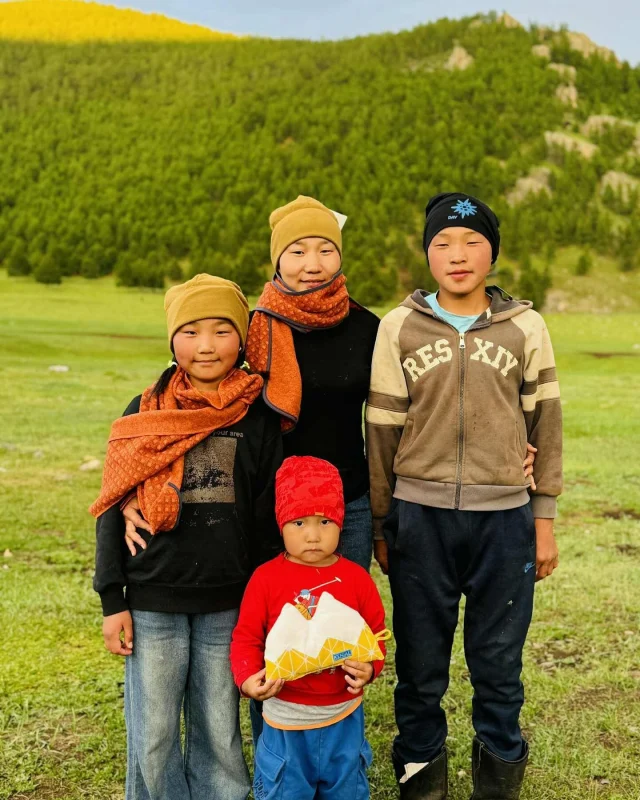 Ojuka is on her trip in Mongolia, visiting a lot of children am bringing them@the clothes and shoes they need in daily life. Stormy weather and during cold winter. Thx @tatonkacom , @lowa.outdoor and the @deutscheralpenverein for supporting our kenial projects.

moving mountains for children in need! Wherever you do your sports or travel, you can move a mountain for children. And bring them what makes their daily life easier and safer. On your journey.
.
#kenial #werwennnichtwir #alpes #alpin #bergsteigen #charity #climber #climbing #discover #explore #hiking #klettern #mountain #movingmountains #skitouring #skiuphill #mountaineer #ngo #travel #wanderlust #boulder #sportsclimbing #helpforchildren 
#verticalpassion #mountainlove #gipfelglück #outdooradventures #mountainphotos 
#climbing_pictures_of_instagram