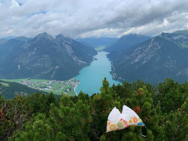 moving mountains for children in need! Wherever you do your sports or travel, you can move a mountain for children. And bring them what makes their daily life easier and safer. On your journey.
.
#kenial #werwennnichtwir #alpes #alpin #bergsteigen #charity #climber #climbing #discover #explore #hiking #klettern #mountain #movingmountains #skitouring #skiuphill #mountaineer #ngo #travel #wanderlust #boulder #sportsclimbing #helpforchildren 
#verticalpassion #mountainlove #gipfelglück #outdooradventures #mountainphotos 
#climbing_pictures_of_instagram